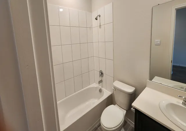 Photo 3 of Single family home for sale at 1206 Breezy Oak Dr, Nevada, TX 75173 | MLS# 21302793 | Listing updated on 2026-10-02