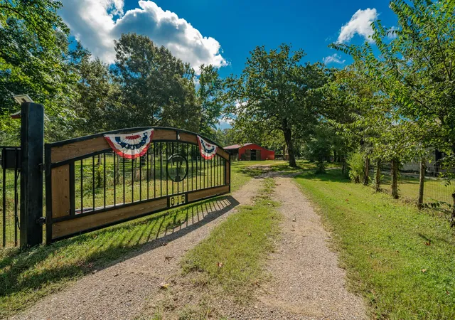 Photo 2 of Single family home for sale at 815 Vz County Road 4409, Ben Wheeler, TX 75754 | MLS# 21301975 | Listing updated on 2026-09-29