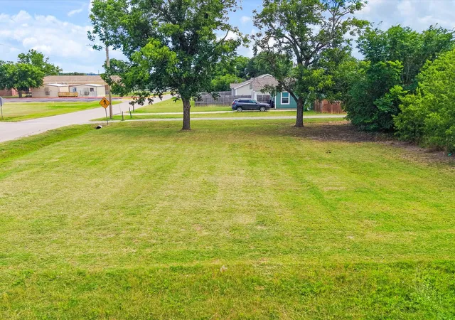 Homes for sale in Mineral Wells, TX | 404 Se 9Th Ave, Mineral Wells, TX 76067 | MLS# 21302818