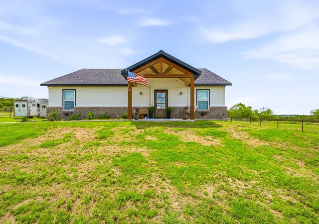 Photo 2 of Single family home for sale at 930 County Road 161 Road, Stephenville, TX 76401 | MLS# 21302657 | Listing updated on 2026-08-22