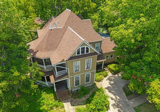 Photo 2 of Single family home for sale at 200 S Hawkins St, Waxahachie, TX 75165 | MLS# 21302864 | Listing updated on 2026-09-18