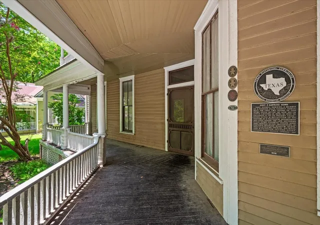 Photo 3 of Single family home for sale at 200 S Hawkins St, Waxahachie, TX 75165 | MLS# 21302864 | Listing updated on 2026-09-18