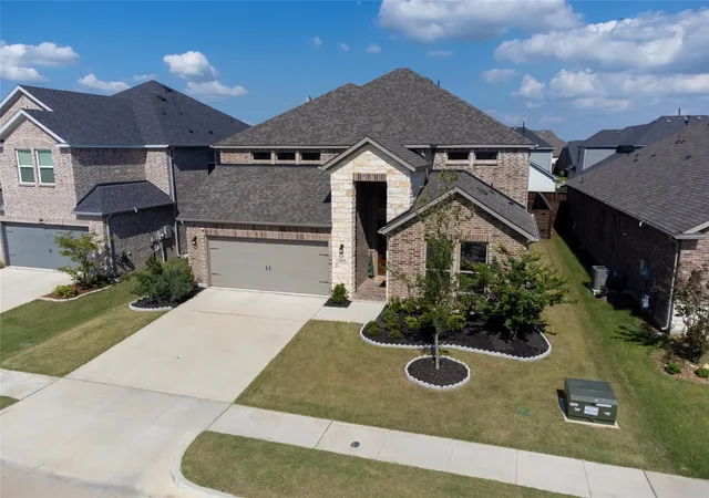 Photo 3 of Single family home for sale at 2421 Rosewood Wy, Argyle, TX 76226 | MLS# 21302775 | Listing updated on 2026-08-22