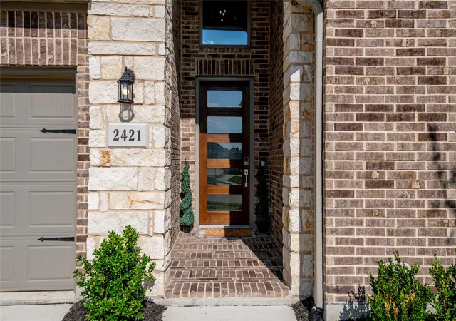 Photo 3 of Single family home for sale at 2421 Rosewood Wy, Argyle, TX 76226 | MLS# 21302775 | Listing updated on 2026-08-22