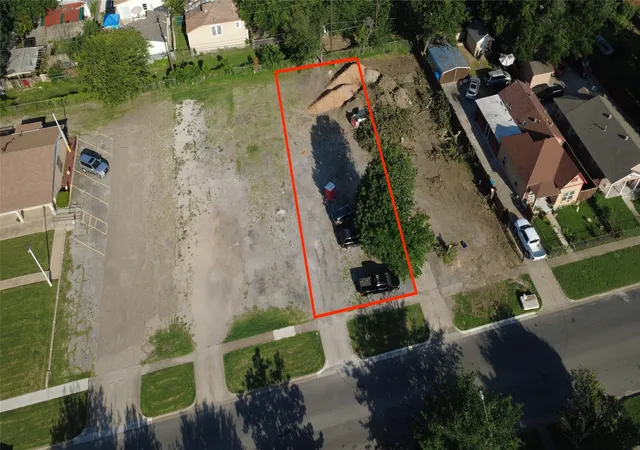 Photo 1 of Sale Pending at 2213 Clinton Ave, Fort Worth, TX 76164 | MLS# 21302359 | Listing updated on 2026-10-03