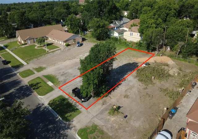 Photo 3 of Sale Pending at 2213 Clinton Ave, Fort Worth, TX 76164 | MLS# 21302359 | Listing updated on 2026-10-03