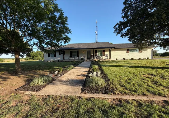 Photo 2 of Single family home for sale at 1306 Mcdaniel St, Callisburg, TX 76240 | MLS# 21297945 | Listing updated on 2026-08-19