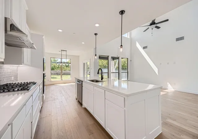 Photo 4 of Single family home for sale at 620 Florence Trl, Little Elm, TX 76227 | MLS# 21302939 | Listing updated on 2026-08-24