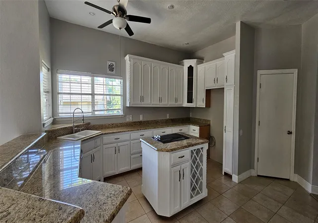Homes for sale in Gainesville, TX | 137 Oakview Rd, Gainesville, TX 76240 | MLS# 21298672
