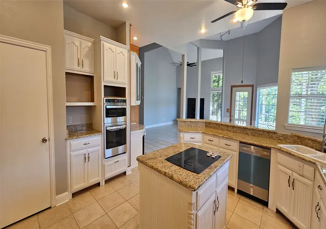 Homes for sale in Gainesville, TX | 137 Oakview Rd, Gainesville, TX 76240 | MLS# 21298672