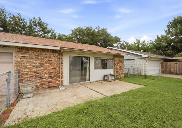 Homes for sale in The Colony, TX | 5052 Arbor Glen Rd, The Colony, TX 75056 | MLS# 21302196
