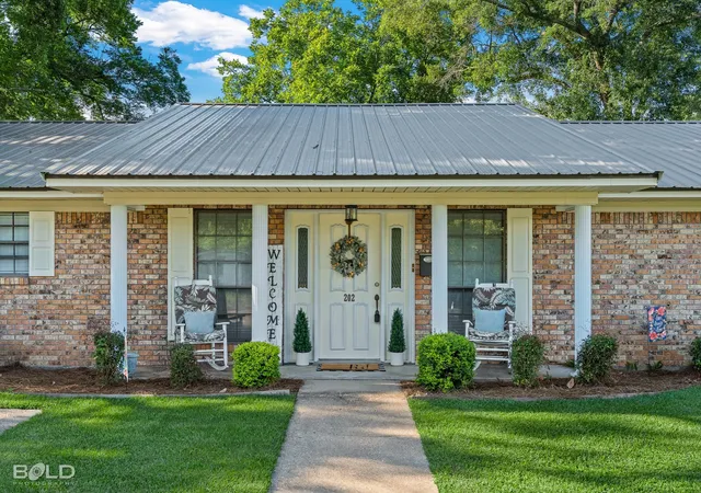 1st image of 202 Butler St, Springhill, LA 71075 | MLS# 21303076