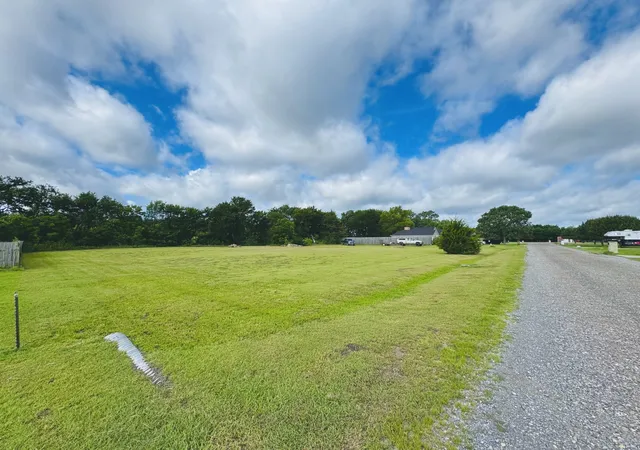 Homes for sale in Trenton, TX | 271 County Road 4443, Trenton, TX 75490 | MLS# 21297594