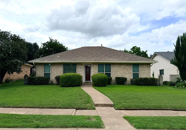 Photo 1 of Single family home for sale at 1521 Leicester St, Garland, TX 75044 | MLS# 21303072 | Listing updated on 2026-09-01