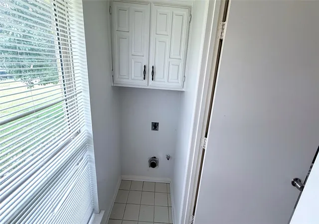 Photo 4 of Single family home for sale at 1521 Leicester St, Garland, TX 75044 | MLS# 21303072 | Listing updated on 2026-09-01