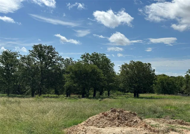 Photo 3 of Manufactured home for sale at 570 Big Salty Ln, Springtown, TX 76082 | MLS# 21303101 | Listing updated on 2026-08-22