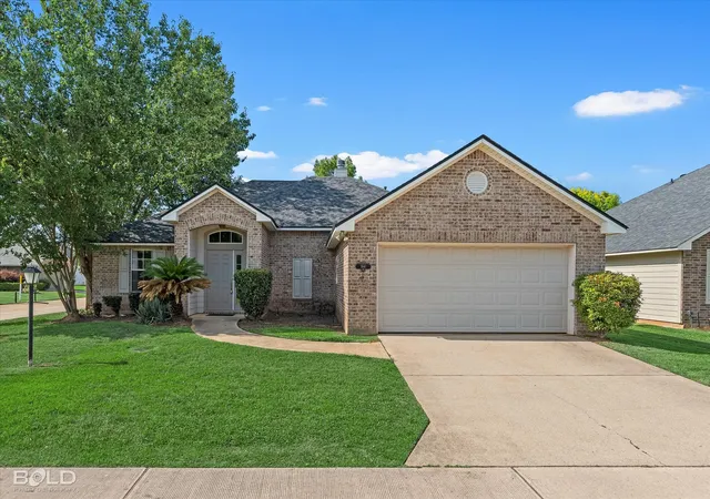 Photo 1 of Single family home for sale at 164 Palladium Ln, Shreveport, LA 71115 | MLS# 21303031 | Listing updated on 2026-08-24