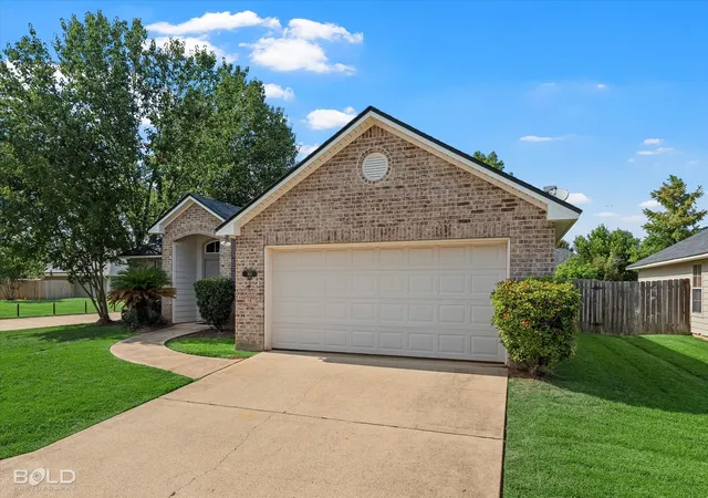 Photo 3 of Single family home for sale at 164 Palladium Ln, Shreveport, LA 71115 | MLS# 21303031 | Listing updated on 2026-08-24