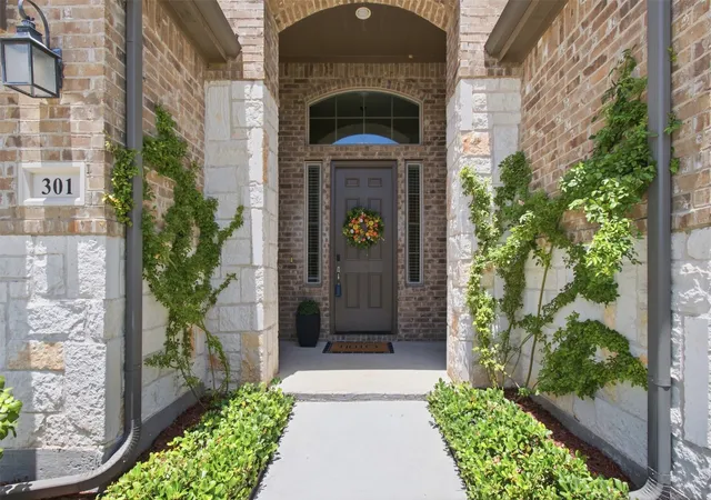 Homes for sale in Mc Kinney, TX | 301 Green Valley Dr, Mc Kinney, TX 75071 | MLS# 21301944