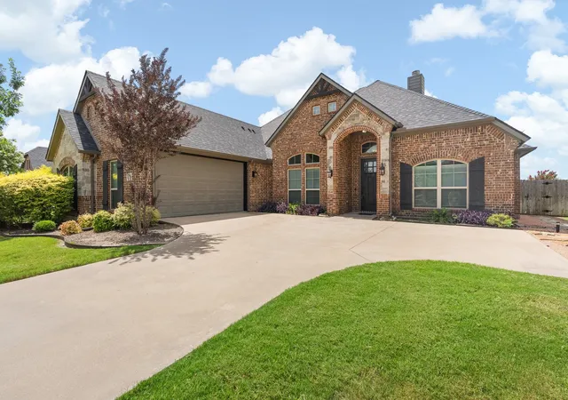 Photo 1 of Single family home for sale at 108 Odonna Dr, Waxahachie, TX 75165 | MLS# 21296289 | Listing updated on 2026-09-29