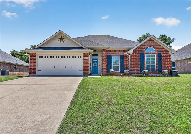 Homes for sale in Joshua, TX | 309 Catherine St, Joshua, TX 76058 | MLS# 21302990