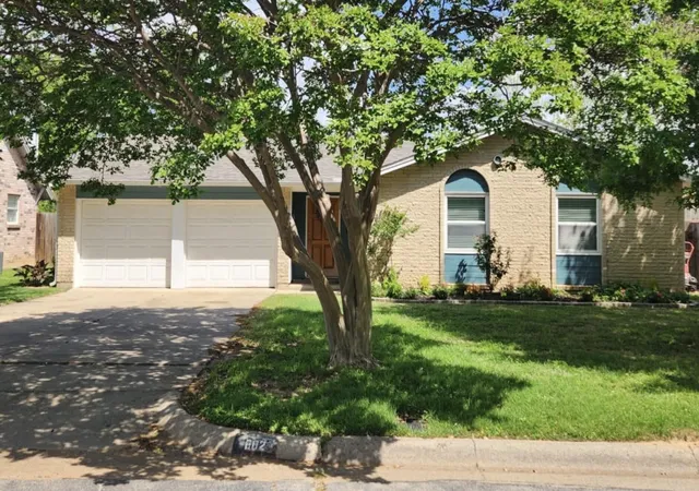 Homes for sale in Euless, TX | 602 Janann St, Euless, TX 76039 | MLS# 21303156