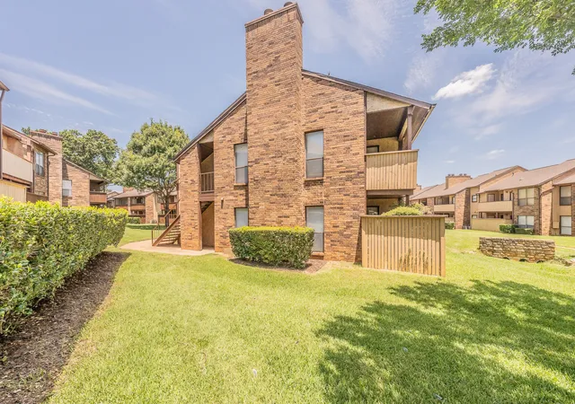 Photo 3 of Condo for sale at 1204 Harwell Dr #2114, Arlington, TX 76011 | MLS# 21303177 | Listing updated on 2026-09-26