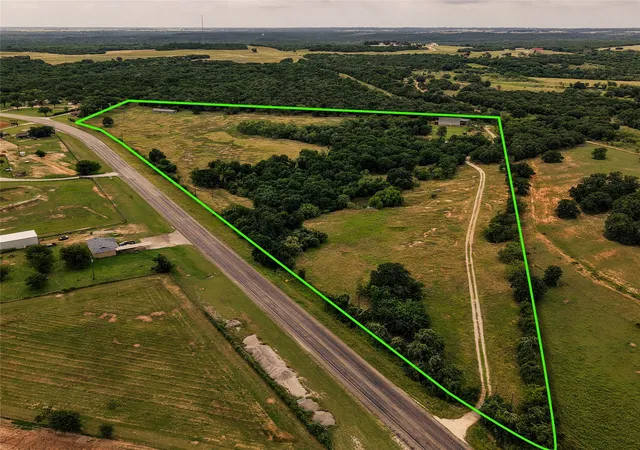 Homes for sale in Lipan, TX | 10405 Lipan Hwy, Lipan, TX 76462 | MLS# 21303074