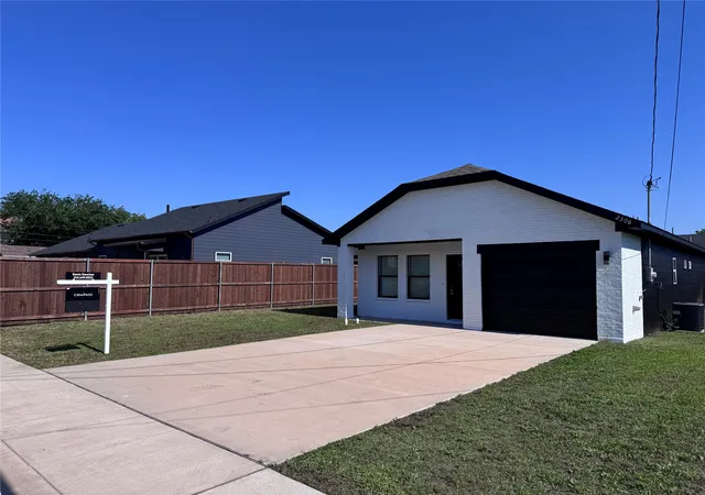 Homes for sale in Greenville, TX | 2306 Church St, Greenville, TX 75401 | MLS# 21301215