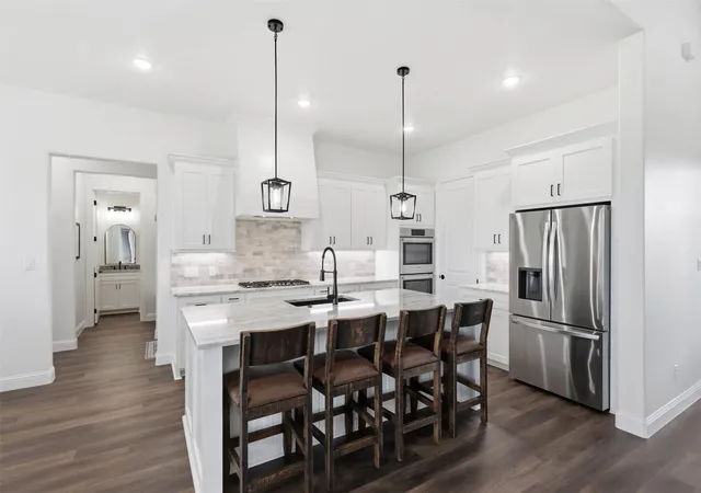 Photo 4 of Sale Pending at 1034 Kingsley Ct, Weatherford, TX 76087 | MLS# 21303222 | Listing updated on 2026-08-28