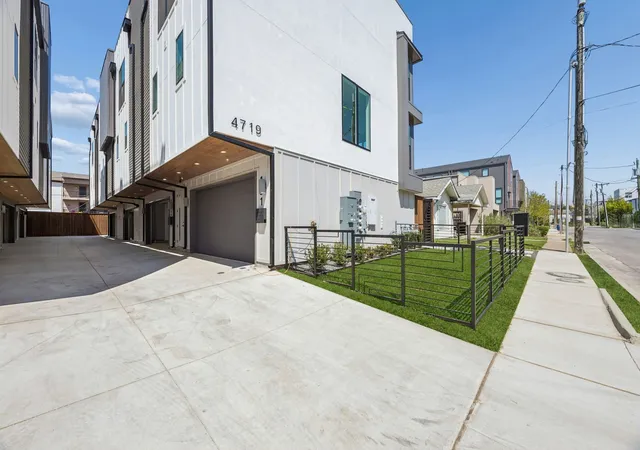 Photo 1 of Condo for sale at 4719 Manett St #103, Dallas, TX 75204 | MLS# 21297646 | Listing updated on 2026-09-29