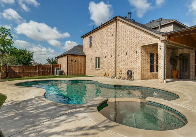 Photo 2 of Single family home for sale at 2723 Village Creek St, Prosper, TX 75078 | MLS# 21292439 | Listing updated on 2026-08-29
