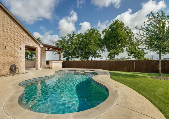 Photo 3 of Single family home for sale at 2723 Village Creek St, Prosper, TX 75078 | MLS# 21292439 | Listing updated on 2026-08-29