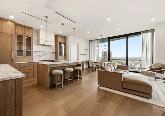 Condo for sale at 3130 N Harwood St #1702, Dallas, TX 75201 | MLS# 21283070
