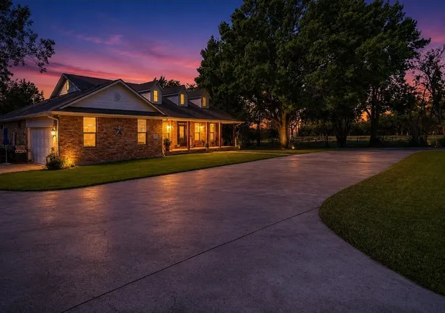 Photo 3 of Single family home for sale at 218 New Market Rd, Mesquite, TX 75149 | MLS# 21233295 | Listing updated on 2026-08-22
