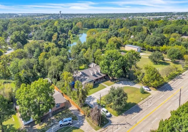 Photo 4 of Single family home for sale at 218 New Market Rd, Mesquite, TX 75149 | MLS# 21233295 | Listing updated on 2026-08-22