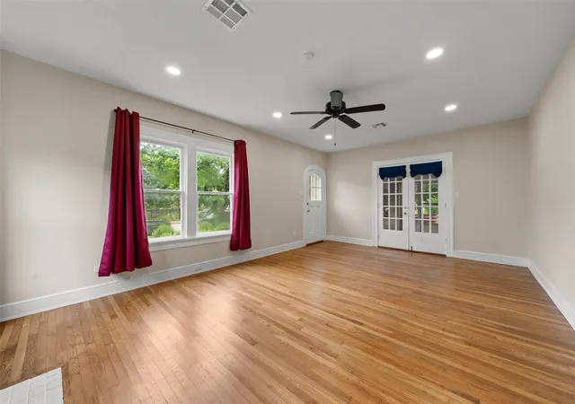5th image of 2600 N 17Th St, Waco, TX 76708 | MLS# 21301976