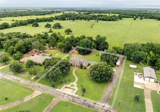 Homes for sale in Fairfield, TX | 912 Walnut Creek Dr, Fairfield, TX 75840 | MLS# 21303355