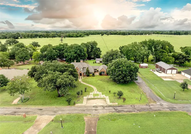 Homes for sale in Fairfield, TX | 912 Walnut Creek Dr, Fairfield, TX 75840 | MLS# 21303355