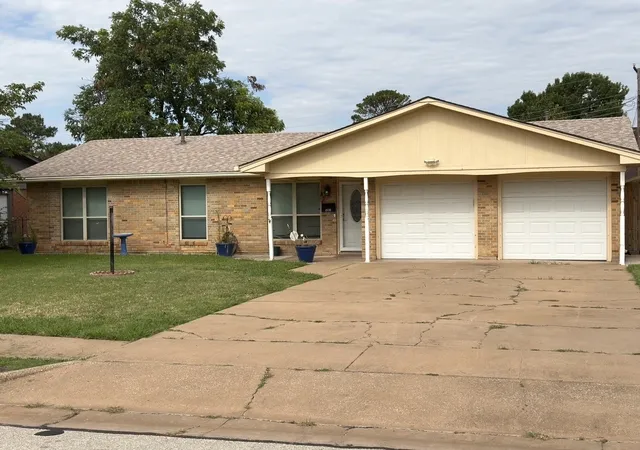 Homes for sale in Wichita Falls, TX | 4650 Sierra Madre, Wichita Falls, TX 76310 | MLS# 21303381