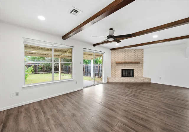 Photo 3 of Single family home for sale at 901 Rambler Dr, Waco, TX 76710 | MLS# 21302123 | Listing updated on 2026-08-28