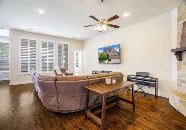 Photo 3 of Single family home for sale at 6309 Savannah Oak Trl, Argyle, TX 76226 | MLS# 21302115 | Listing updated on 2026-08-19