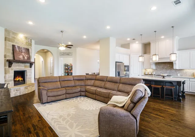 Photo 3 of Single family home for sale at 6309 Savannah Oak Trl, Argyle, TX 76226 | MLS# 21302115 | Listing updated on 2026-08-19