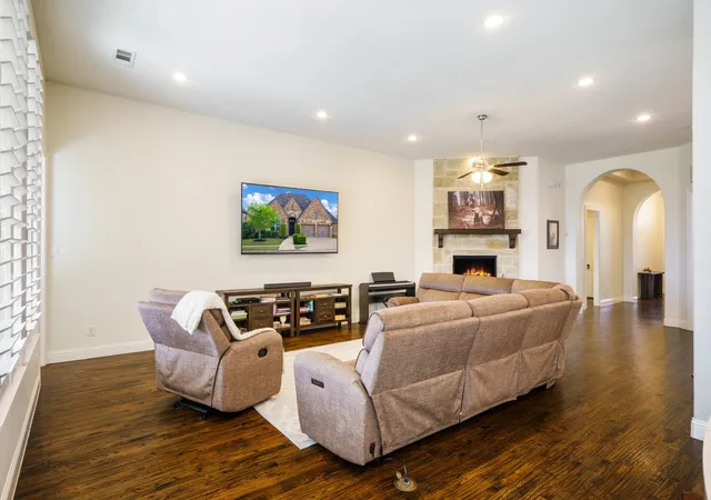 Photo 4 of Single family home for sale at 6309 Savannah Oak Trl, Argyle, TX 76226 | MLS# 21302115 | Listing updated on 2026-08-19
