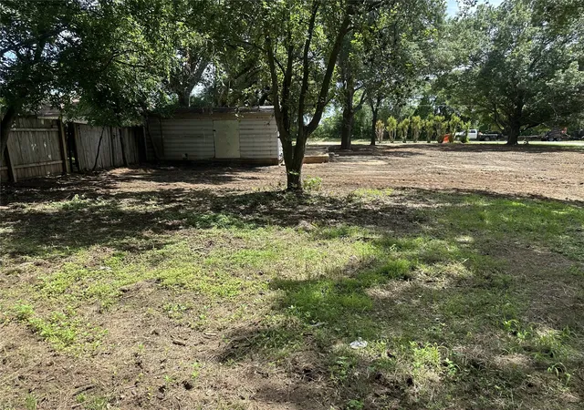 Photo 4 of Land for sale at 608 W Walcott St, Pilot Point, TX 76258 | MLS# 21298040 | Listing updated on 2026-08-22