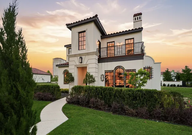 Photo 1 of Single family home for sale at 2913 Lakeside Village Blvd, Flower Mound, TX 75022 | MLS# 21269760 | Listing updated on 2026-08-22
