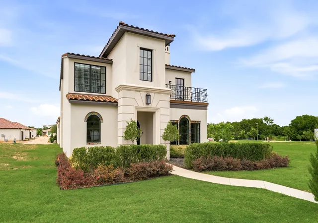 Photo 3 of Single family home for sale at 2913 Lakeside Village Blvd, Flower Mound, TX 75022 | MLS# 21269760 | Listing updated on 2026-08-22