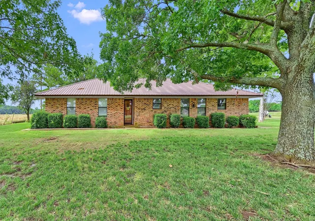 Photo 3 of Single family home for sale at 1730 Mackey Rd, Howe, TX 75459 | MLS# 21303455 | Listing updated on 2026-08-21