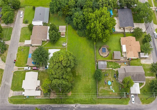 38th image of 605 S Ricketts St, Sherman, TX 75092 | MLS# 21302612