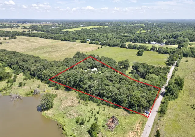 Homes for sale in Collinsville, TX | 1466 Pearce St, Collinsville, TX 76233 | MLS# 21297920
